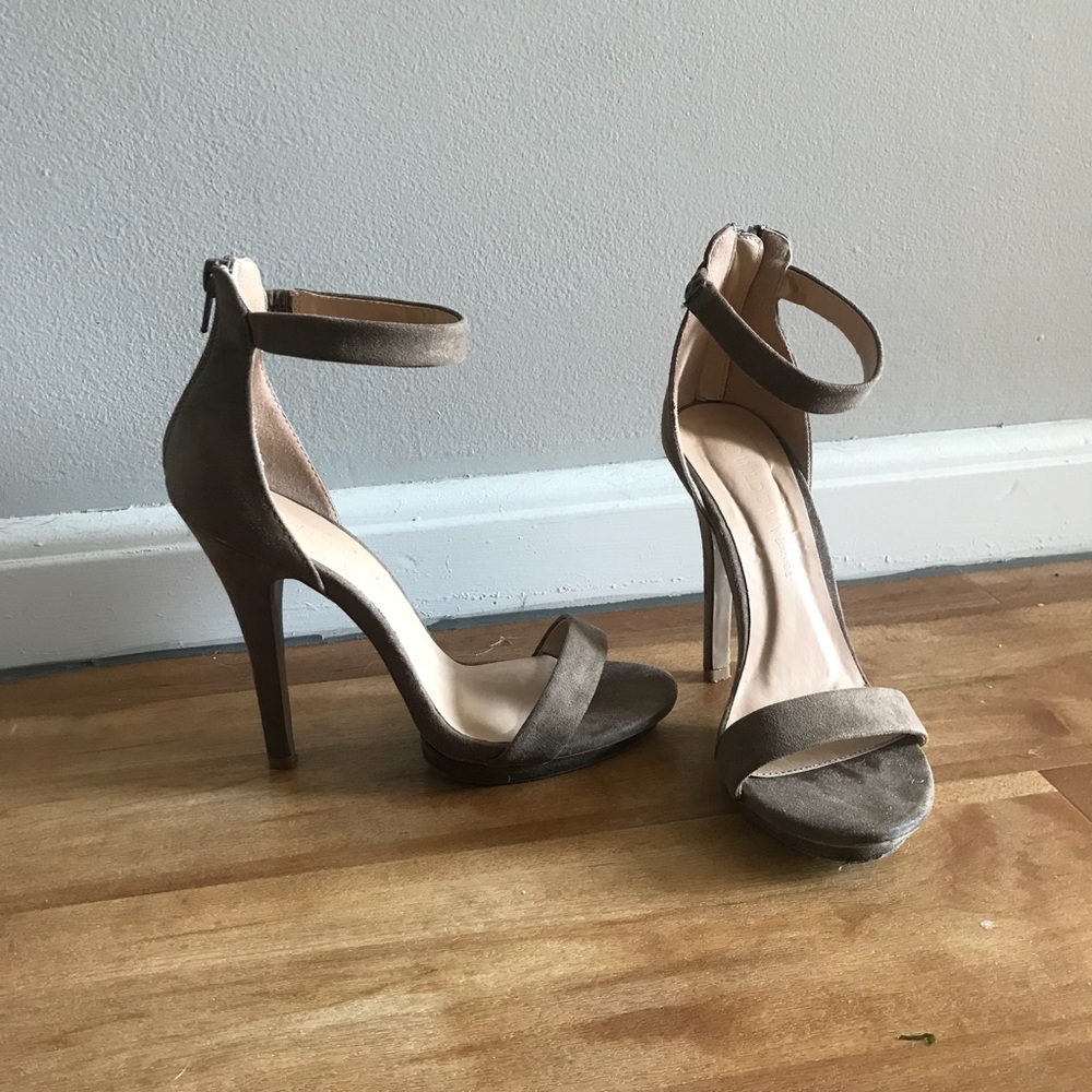 Tan / Nude Heels